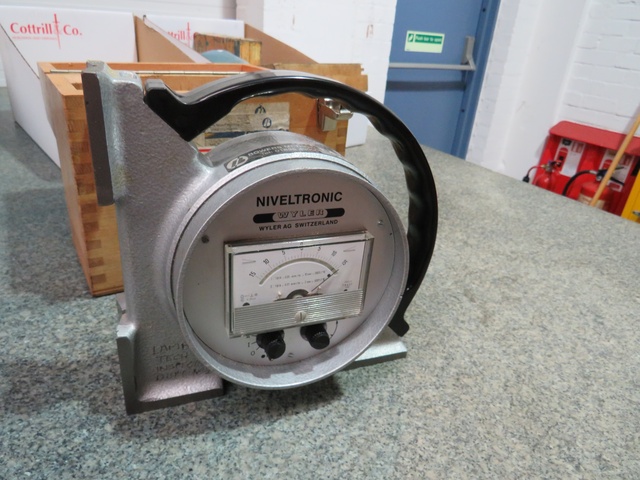 Wyler Nivel Tronic Electronic Machine Level