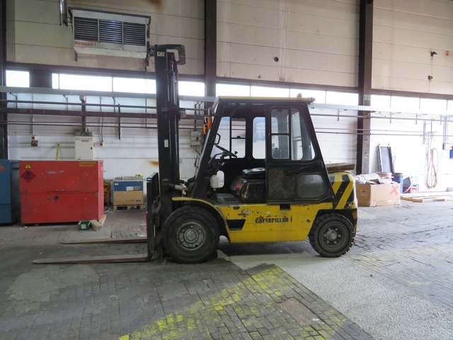 Caterpillar DPL40 Diesel Forklift Truck