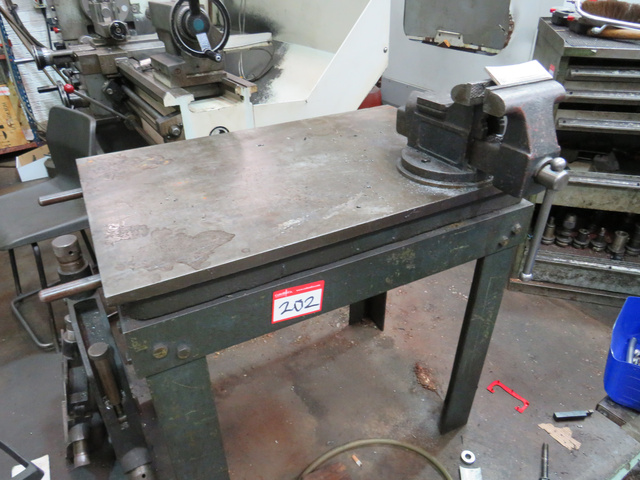 Steel Table: 910 x 610mm with Vice