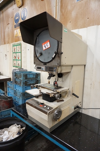 Mitutoyo Shadowgraph Model 302-916E