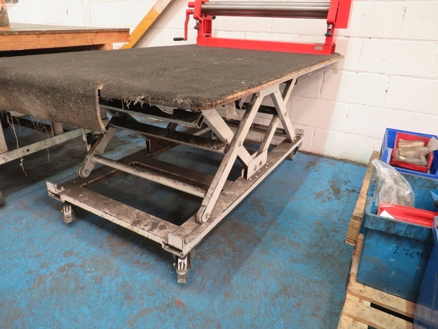 Trolley with Set of 920mm Pyramid Rolls