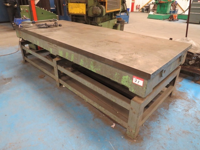 Steel Table: 3060 x 1230mm