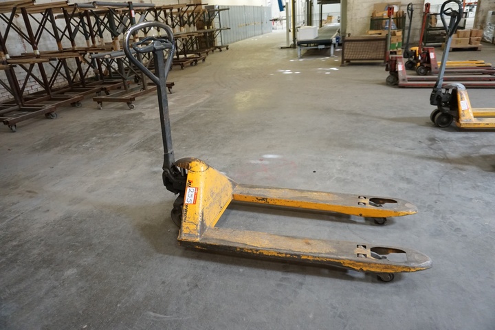 Jungheinrich Pallet Truck, Capacity 2200kg