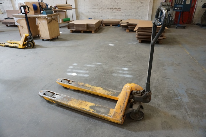 Jungheinrich Pallet Truck, Capacity 2200kg