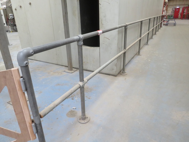 Screw Locking Rail 15m x 1.1m High