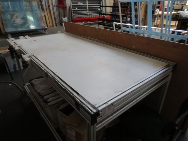 Georgian Bar Staple Table with Staple Gun & 5 x Adjustable Clamps