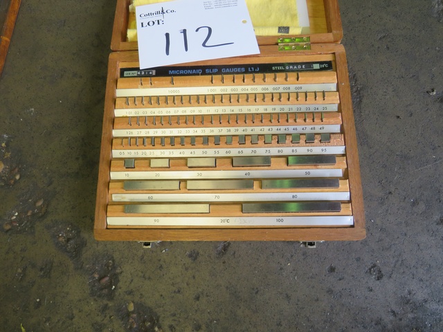 Complete Set of Metric Slip Gauges