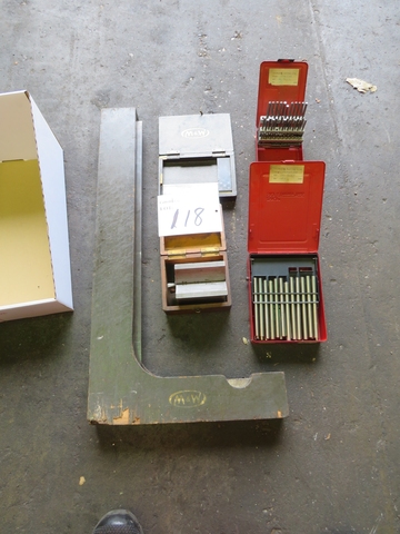 (2) Set Squares and Magnetic V Block