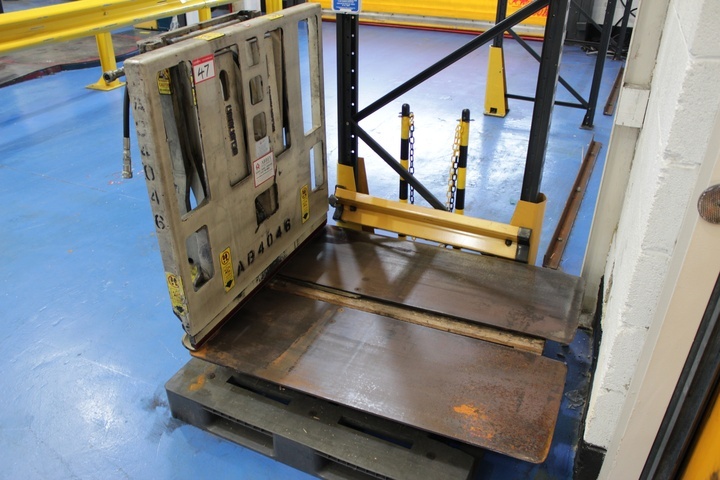 Cascade 35E.QPB.Q00 Hydraulic Fork Lift Attachment