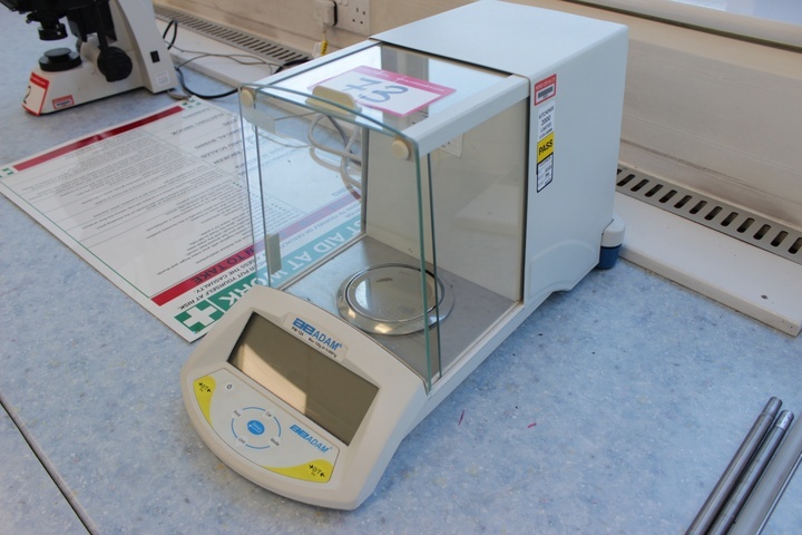 AE Adam PW124 Scale, Max 120g, d= 0.0001g