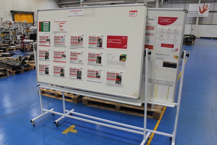 (2) x Portable Dry-Wipe Boards