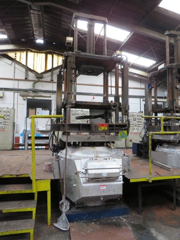 (2) x Orange and Green Hegla  Wire Racks