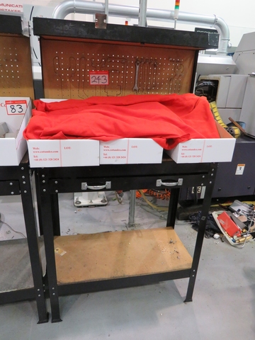 Work Station: 800 x 400 x 900mm