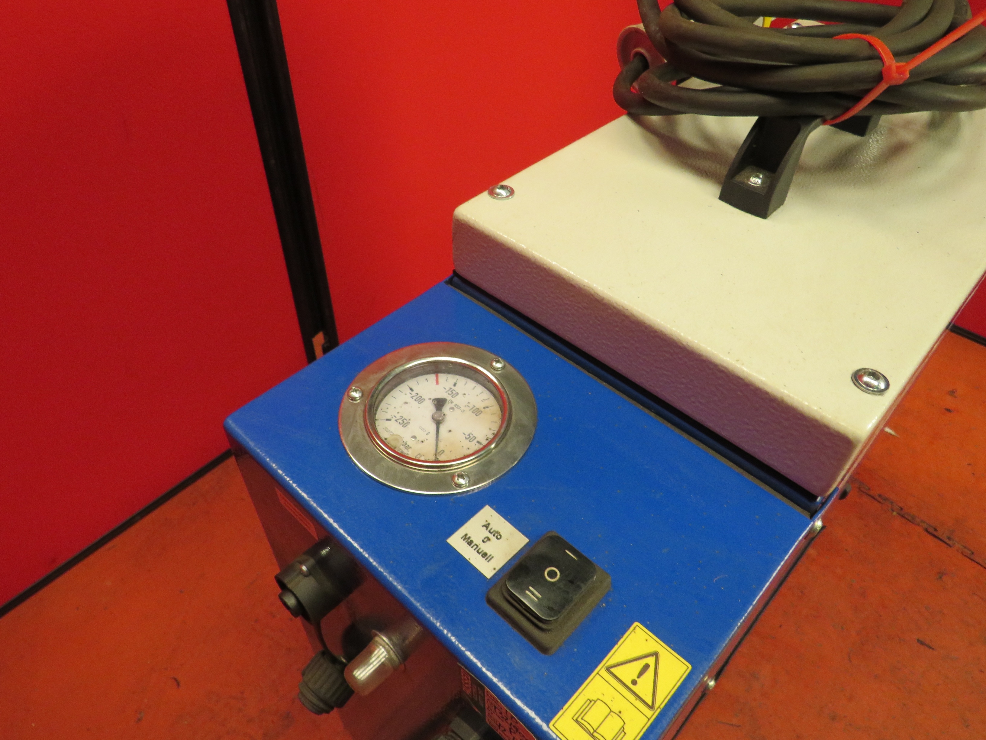 (3) x Binzel FES-200 Fume Extraction System including (3) x Binzel Rab Grip 25AK 4mtr Torch