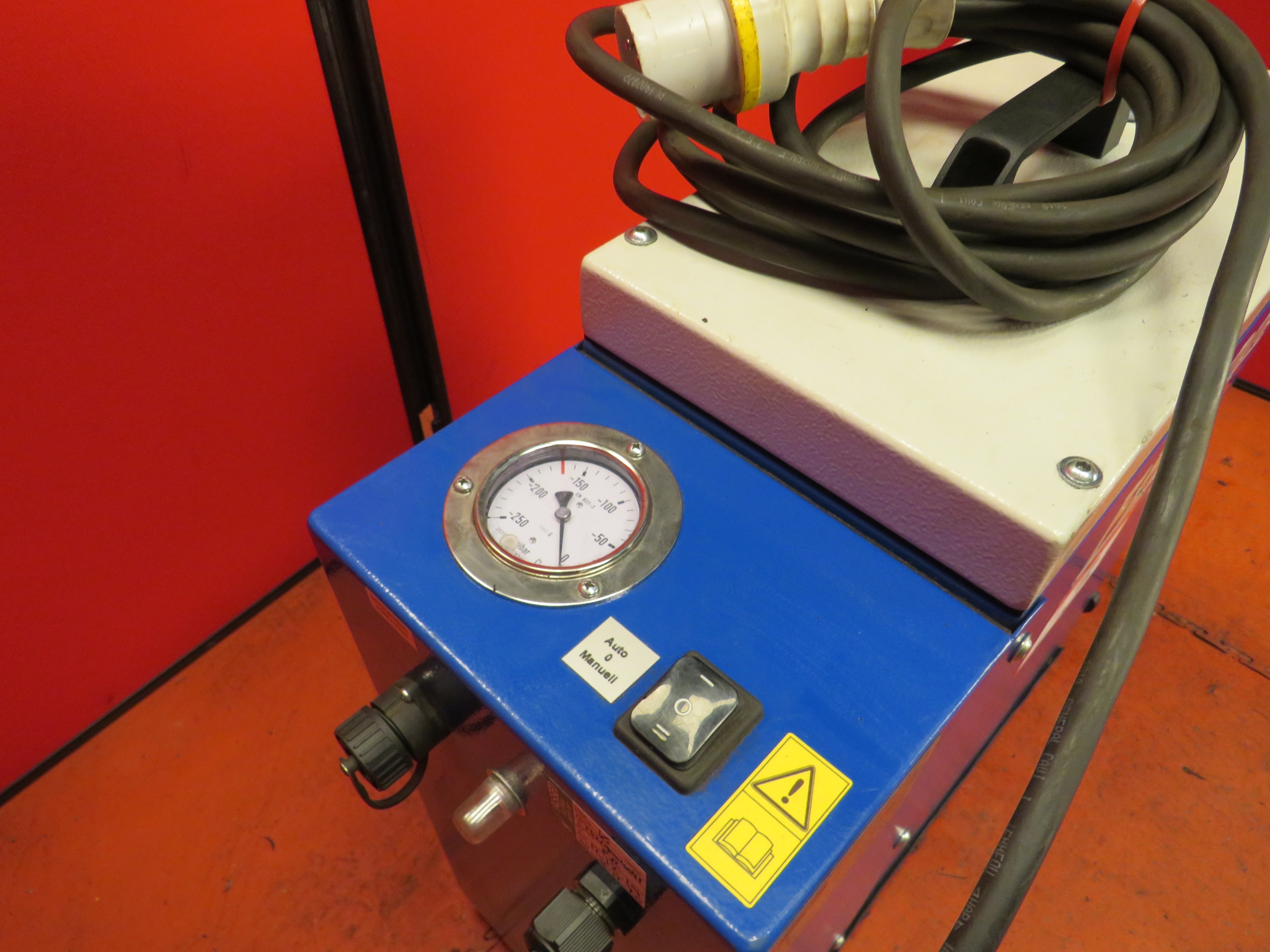 (4) x Binzel FES-200 Fume Extraction System including (4) x Binzel Rab Grip 25AK 4mtr Torch
