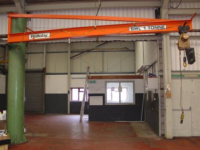 Pelloby 1000kg Capacity Swing Jib