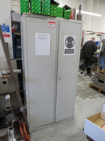 Cabinet with Sanding Discs