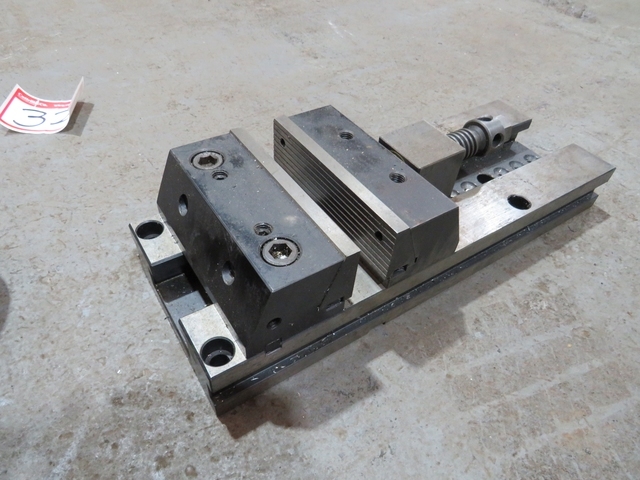 6" Adjustable Bench Vice