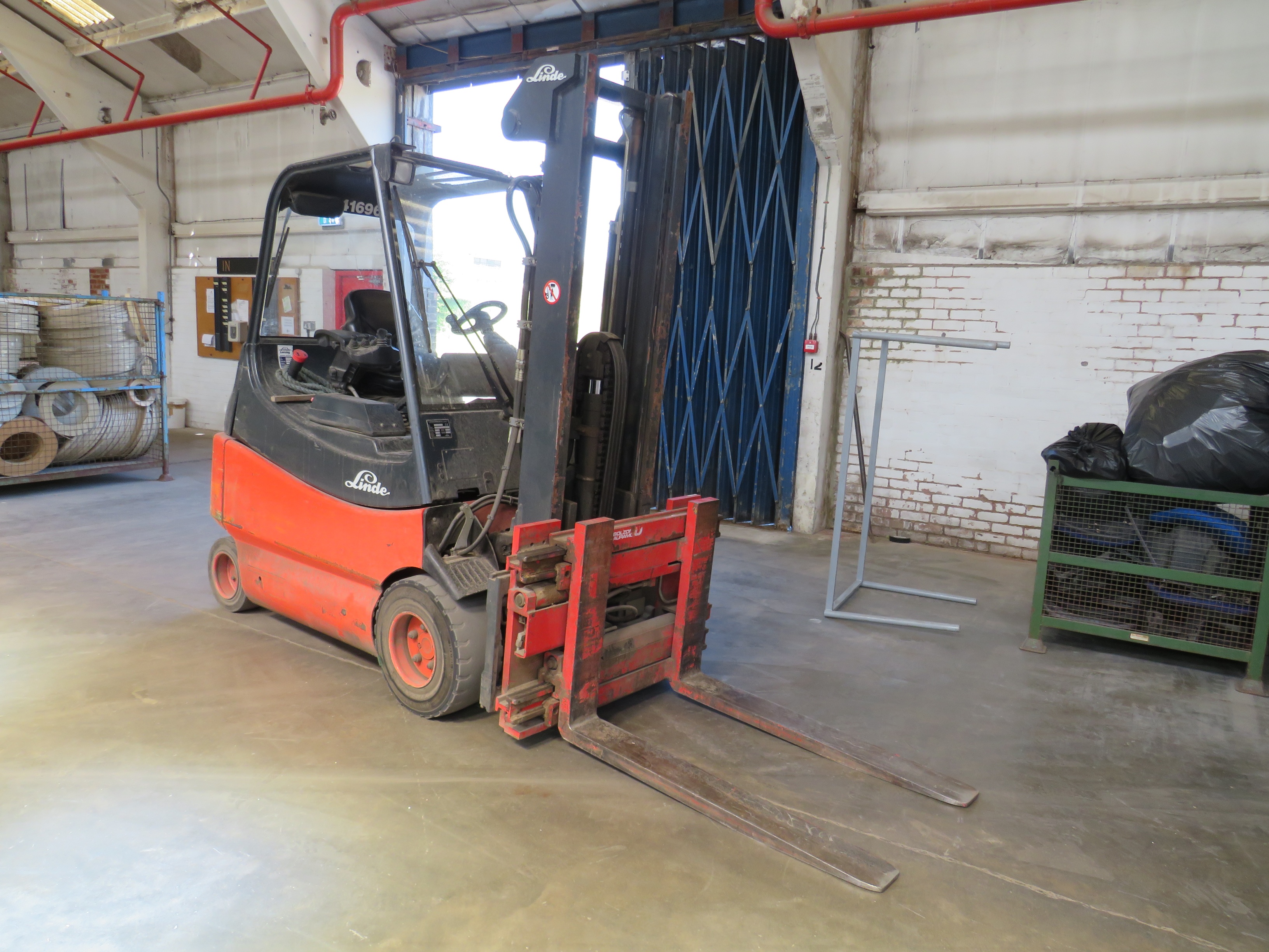 Linde Battery Operated Forklift Truck