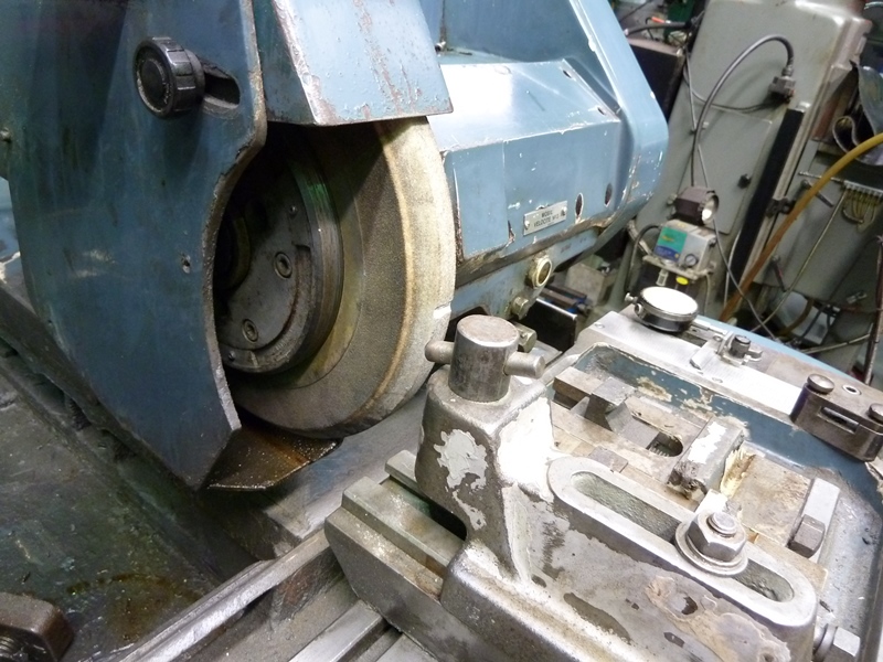 Jones & Shipman 1074 Production/ Toolroom Grinding Machine