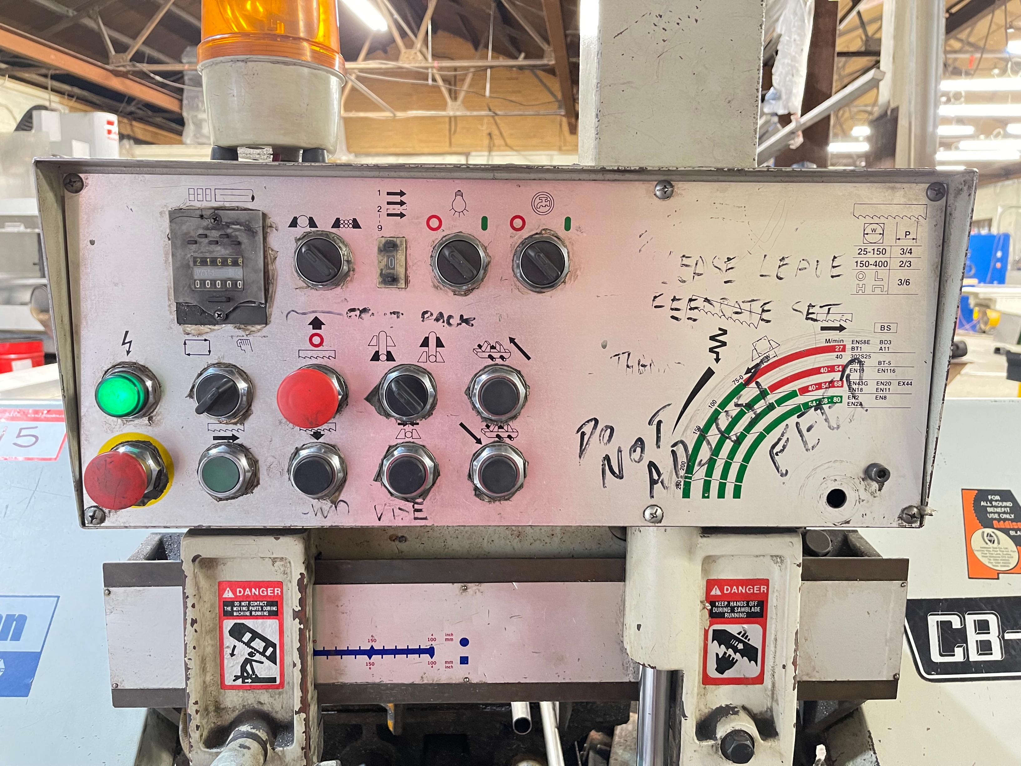 Chen Jei CB-250A Horizontal Bandsaw