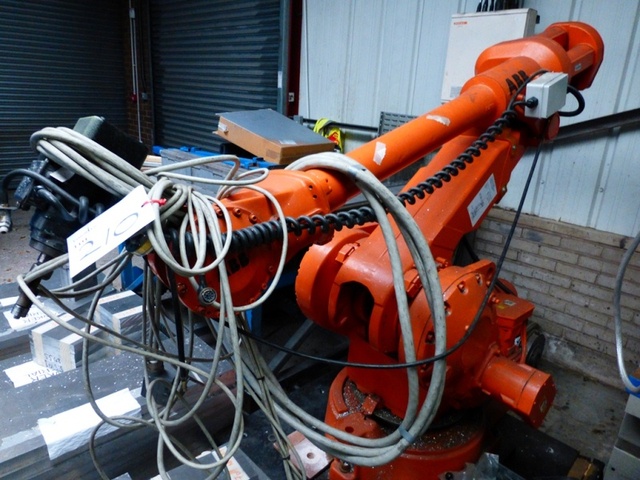 ABB Type IRB4400 M2000 Robot Control