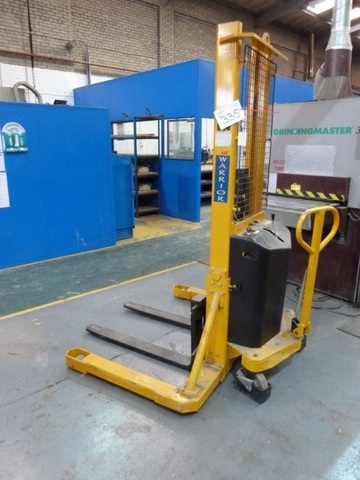 Warrior 1000kg Semi Electric Pedestrian Reach Stacker