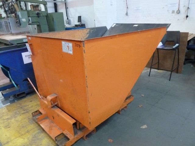 Large Capacity Tipping Skip