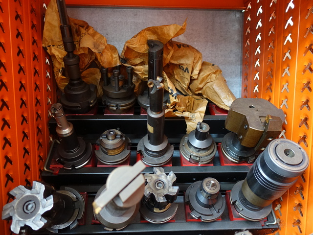 Assorted CNC tool holders, 50 international taper