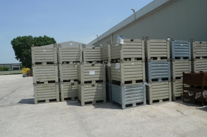 Steel stacking storage bins