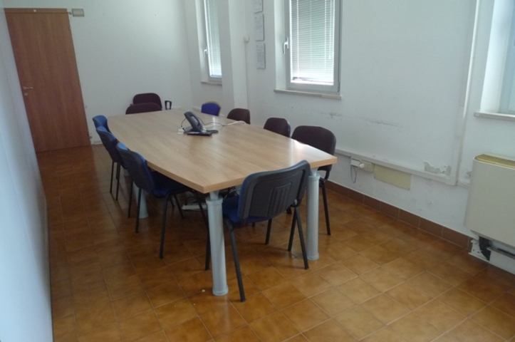 Various Pieces of Office Furniture - See Lot