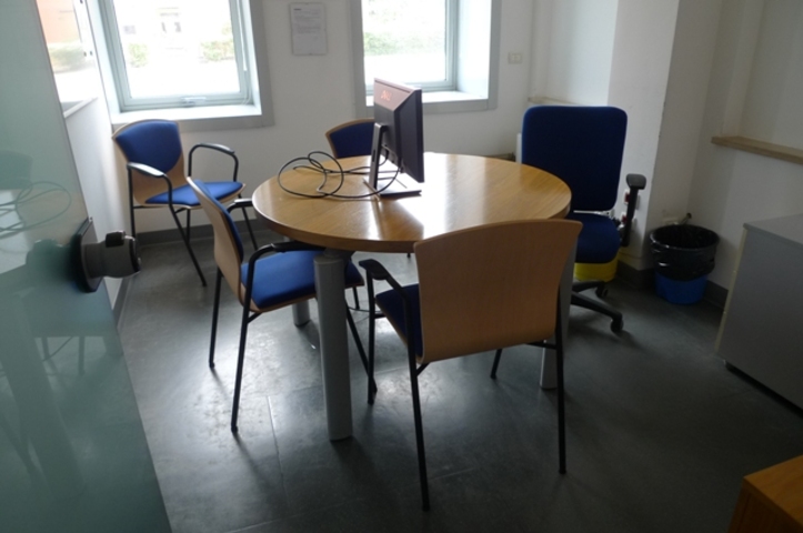 Various Pieces of Office Furniture - See Lot