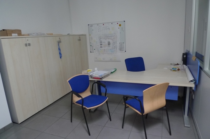 Various Pieces of Office Furniture - See Lot