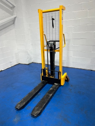 Pedestrian SFH 1516 Hand Stacker