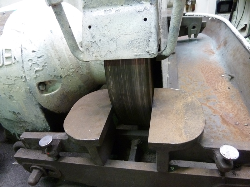 Lumsden Twin Head Double Ended Grinding Machine