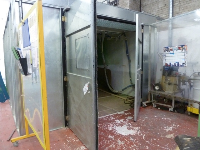 Freestanding Spray Booth