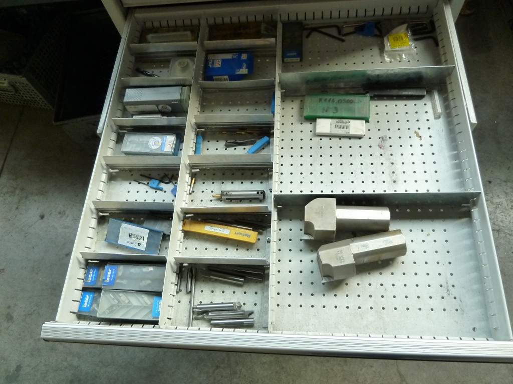 Famepla 12-Draw Cabinet
