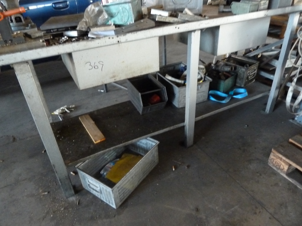 (4) Benches