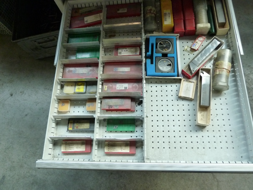 Famepla 12-Draw Cabinet