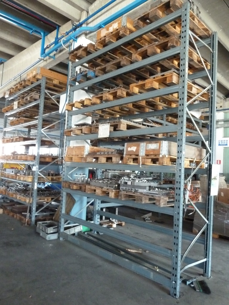 4 Bays of Heavy Duty Boltless Racking (Excluding Contents)