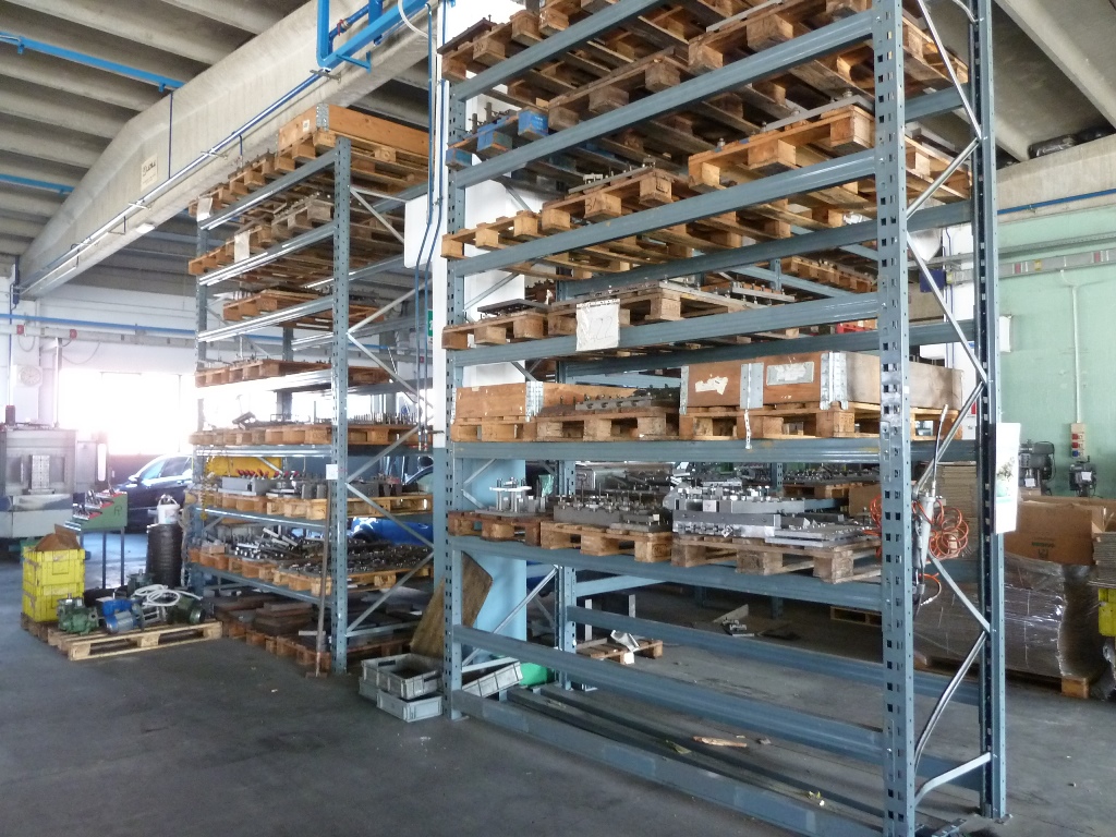 4 Bays of Heavy Duty Boltless Racking (Excluding Contents)