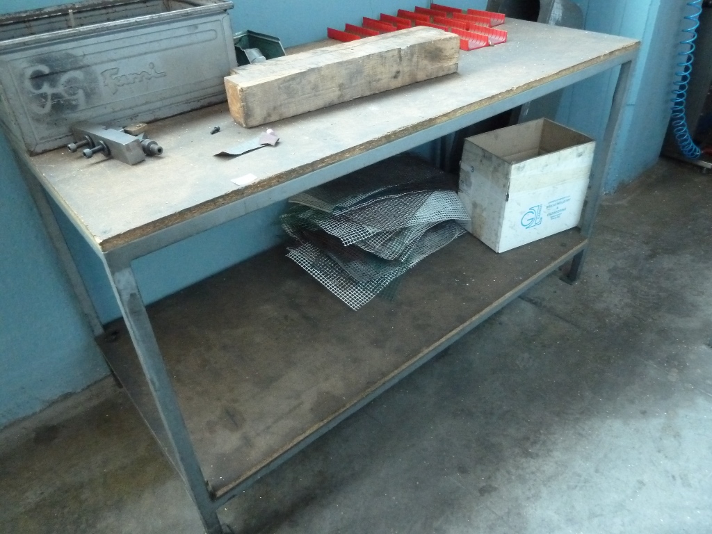 (4) Benches