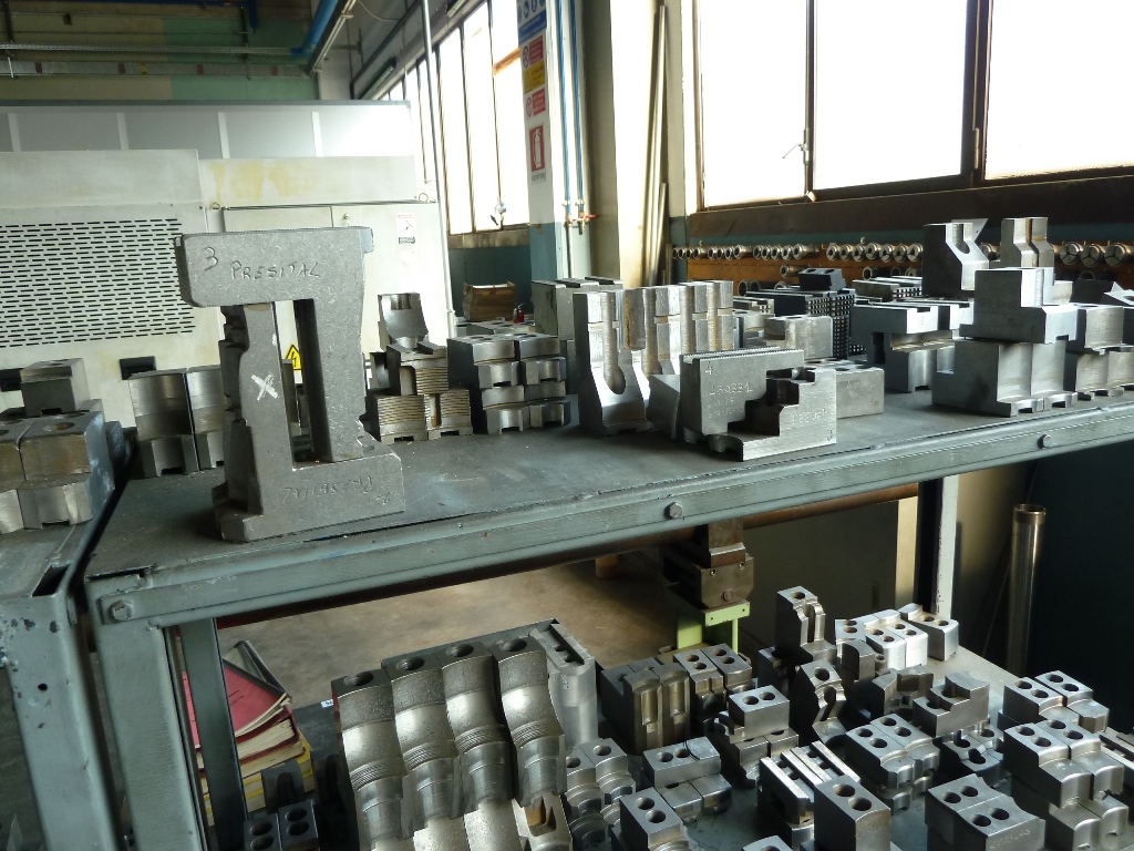 Rack with Large Qty of Jaws