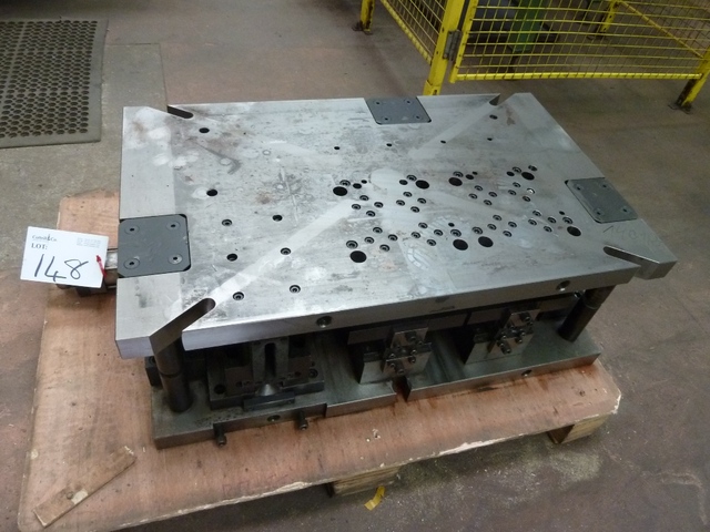 Special Tool, Top Bolster for Notching and Doming Tubular Components