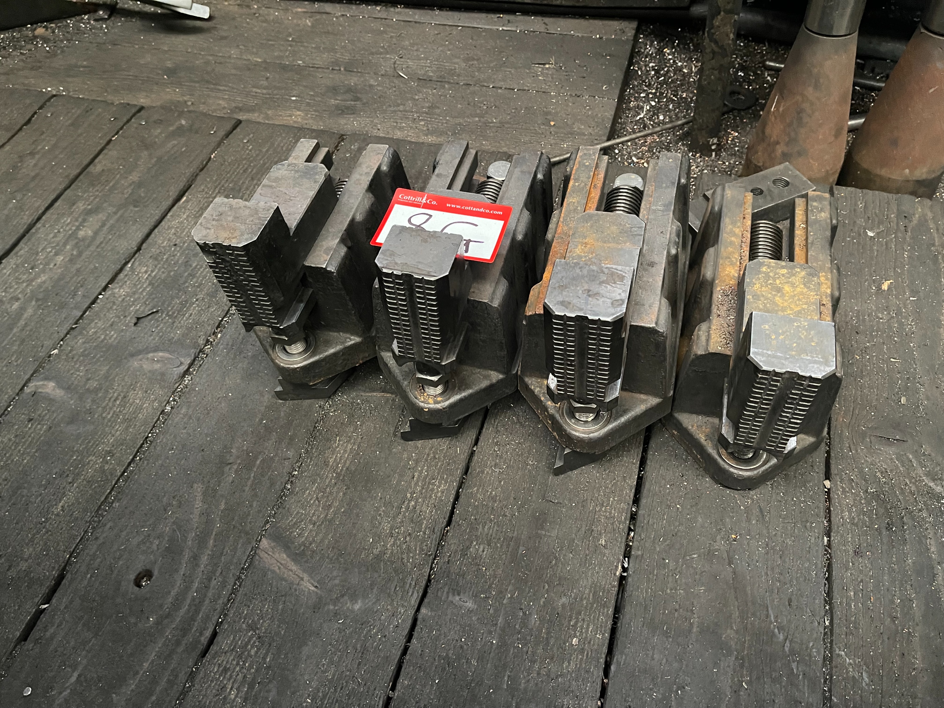 (4) x Adjustable Clamps