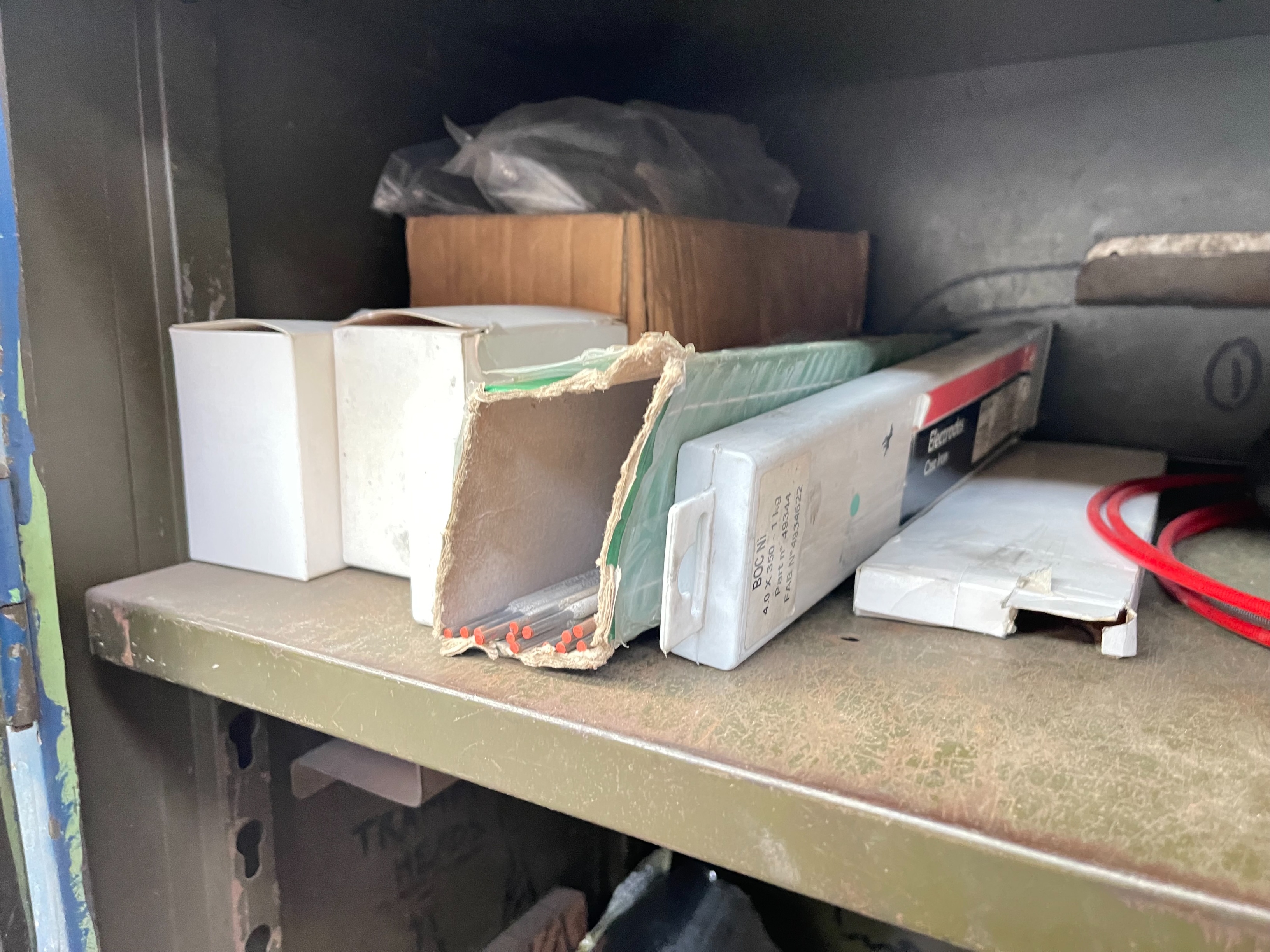 Welding Cabinet with Various Mig Welding Wire