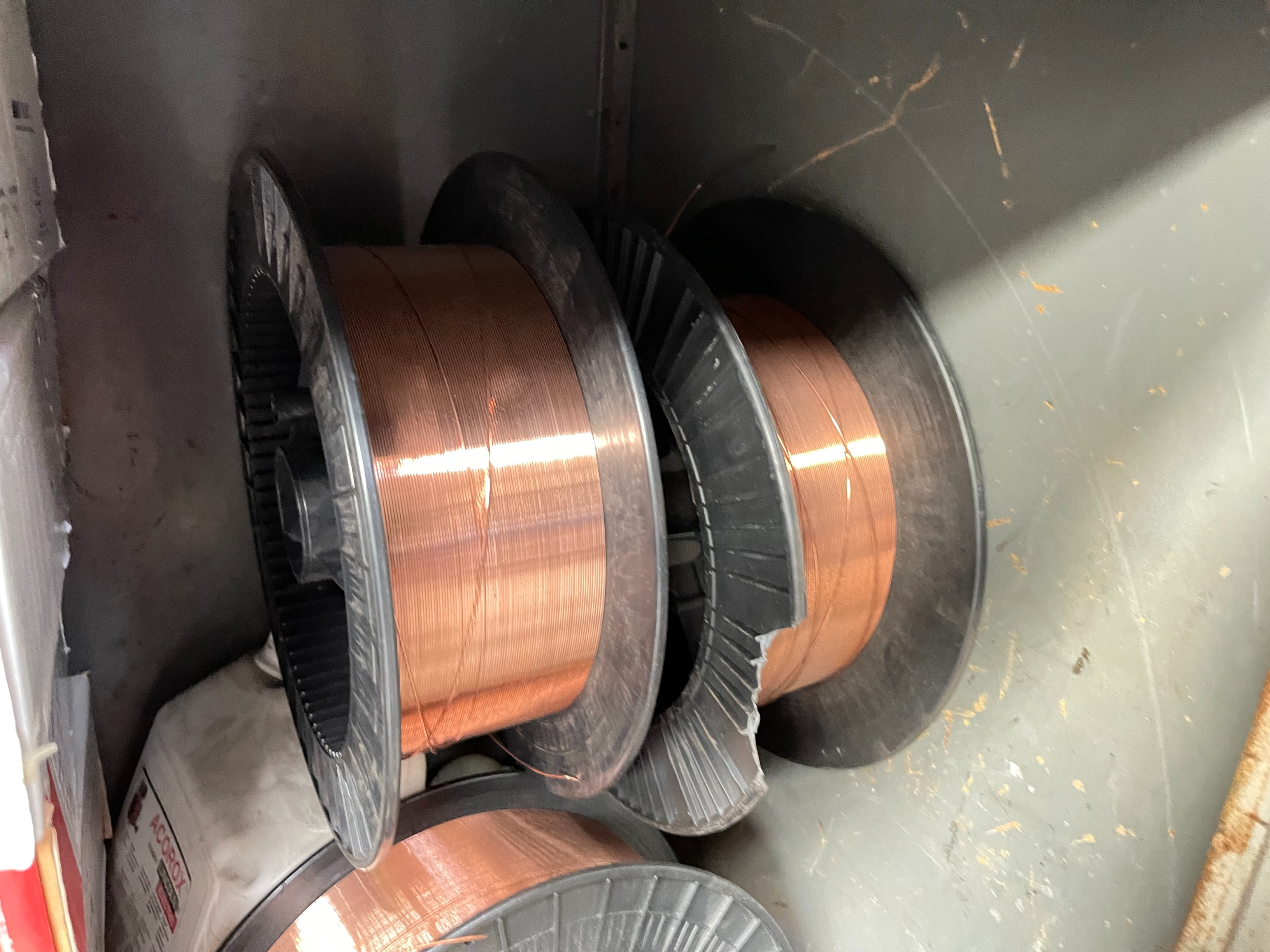 Welding Cabinet with Various Mig Welding Wire