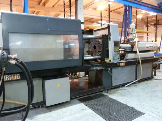 Sandretto Serie Otto 1334/270 Plastic Injection Moulding Machine