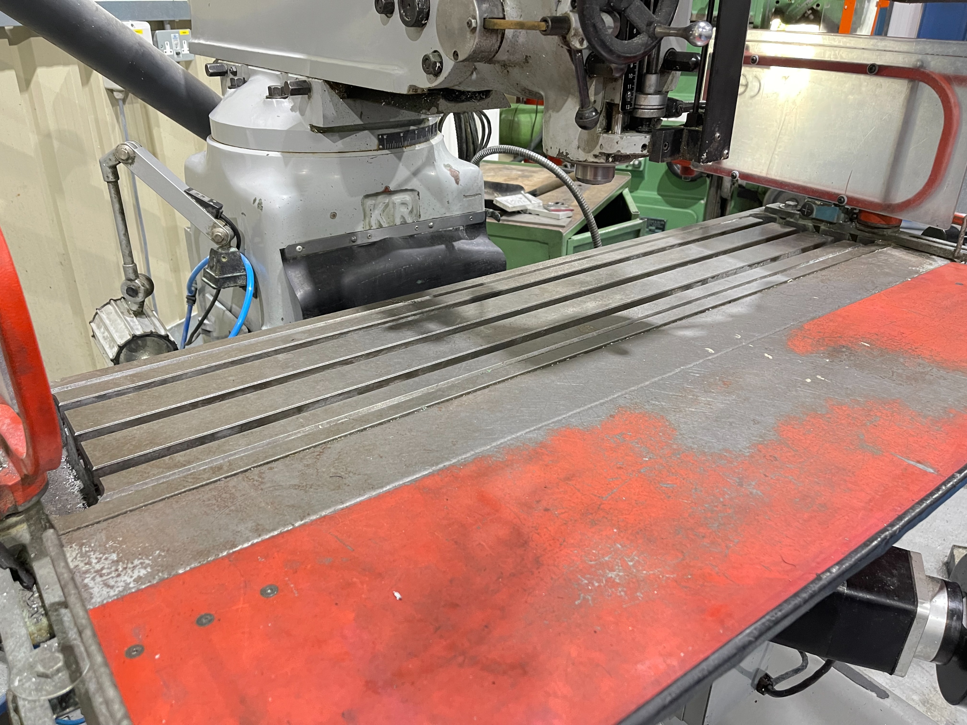 XYZ SMX2000 Turret Mill