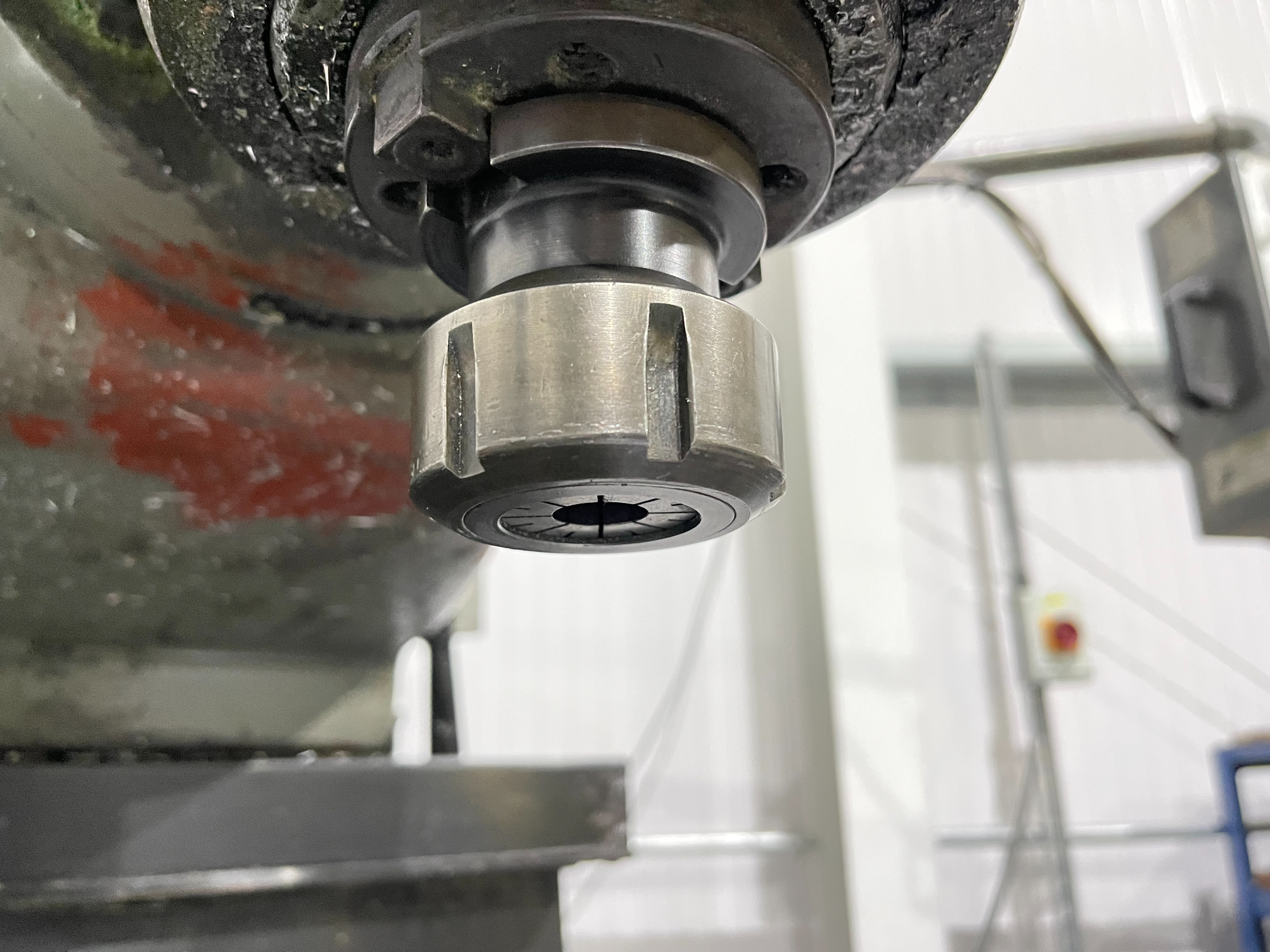 XYZ 4000 Turret Mill